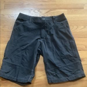Men’s Kuhl Outdoor Adventure Hiking Shorts Sz 36 with 12” inseam Slate Gray